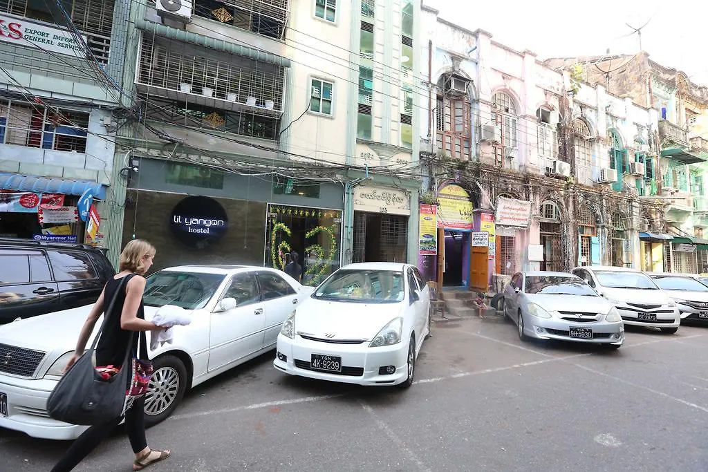 Little Yangon Hostel 0*,
